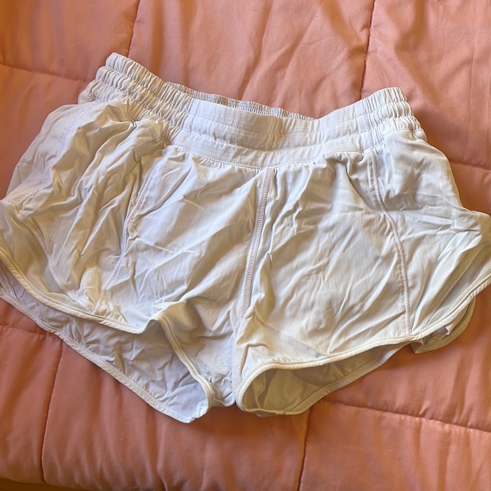 Lululemon Hotty Hot Short 2.5